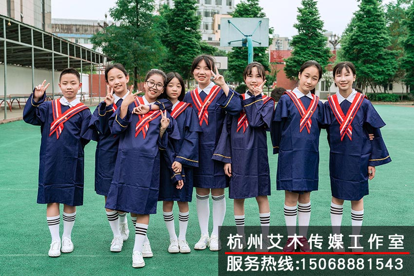 統一服裝的自由組合的集體照拍攝